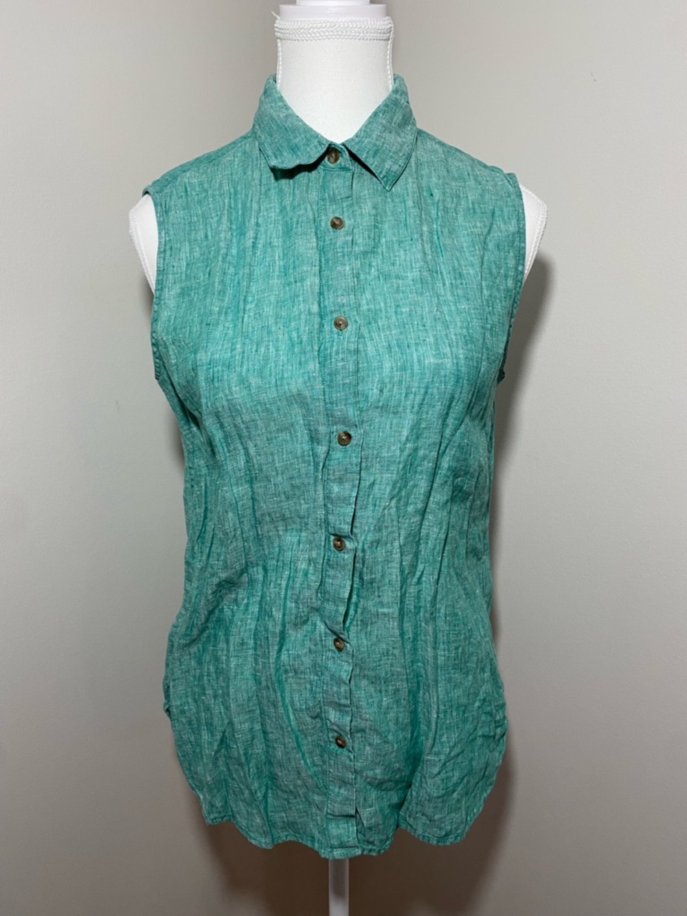 Uniqlo Sleeveless Linen Button-Front Top in Teal Green Medium